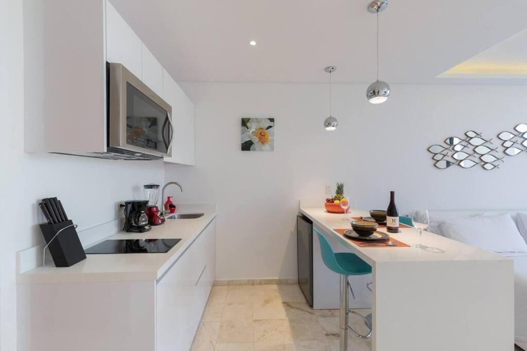 Luxury Apartment *