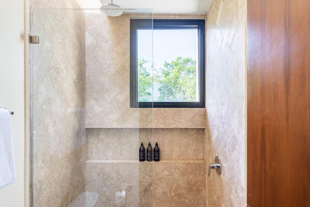 Luxurious Villa At Exclusive Gated Community La Privada Aldea Zama, 5 Bedroom Private Pool & Concierge Service * Tulum