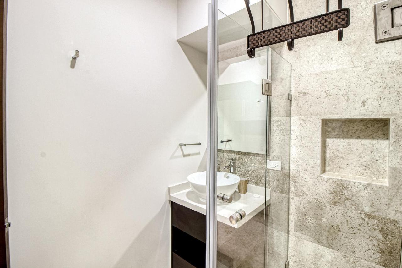 Menesse 102 At Av Coba Hotel