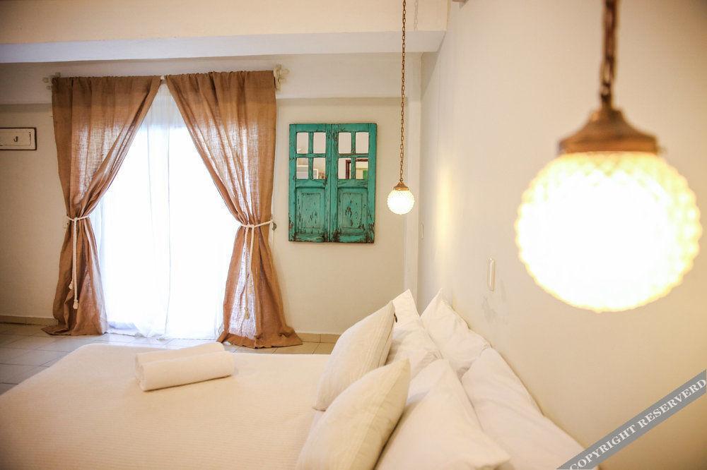 Howlita - Adult Only 3*