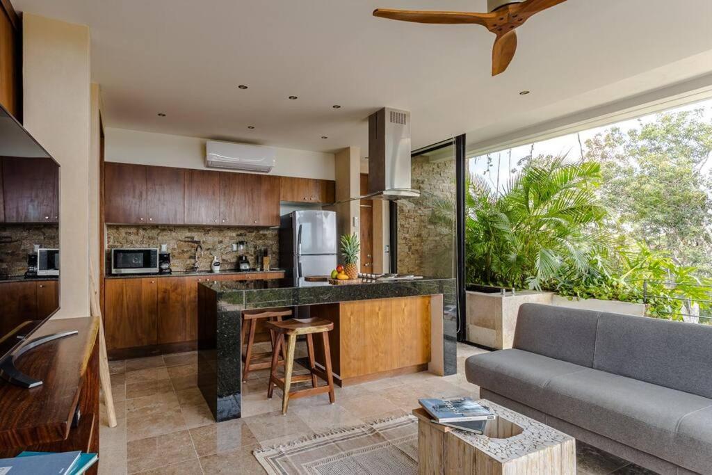 And Relax In The Jungle Of 3001 Apartment *