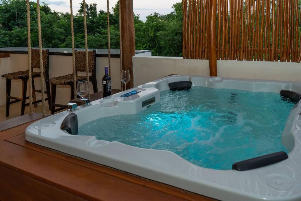 Jacuzzi, Premium Hype - Private Pool & Near The *