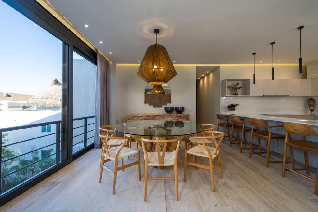 Apartment Beyond Amazing 3bd 2br/ Balcony *