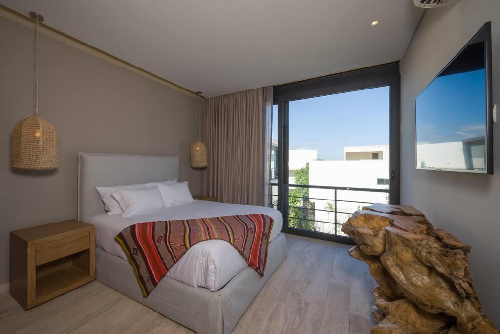 Apartment Beyond Amazing 3bd 2br/ Balcony