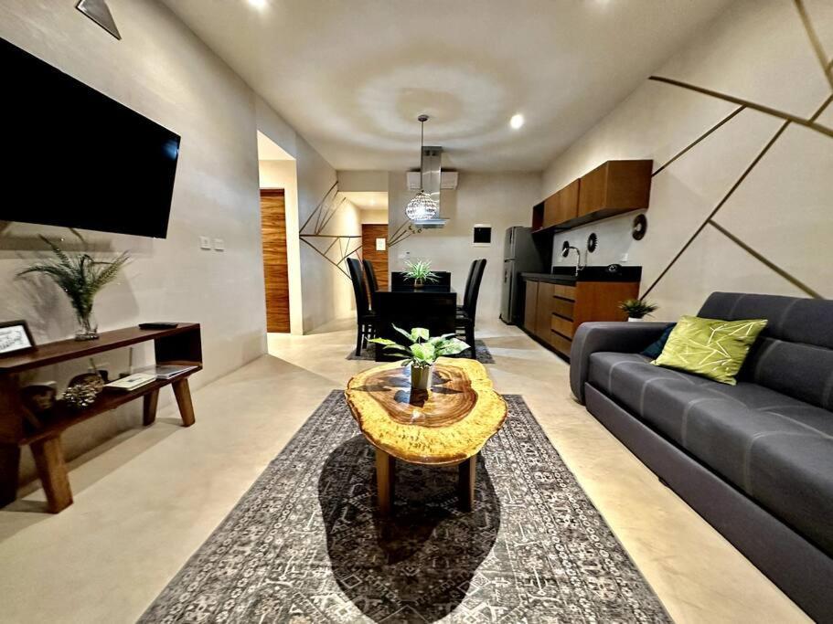 *tulum 2br W/ Pool, Gym, Security, Walk To Town Apartment *