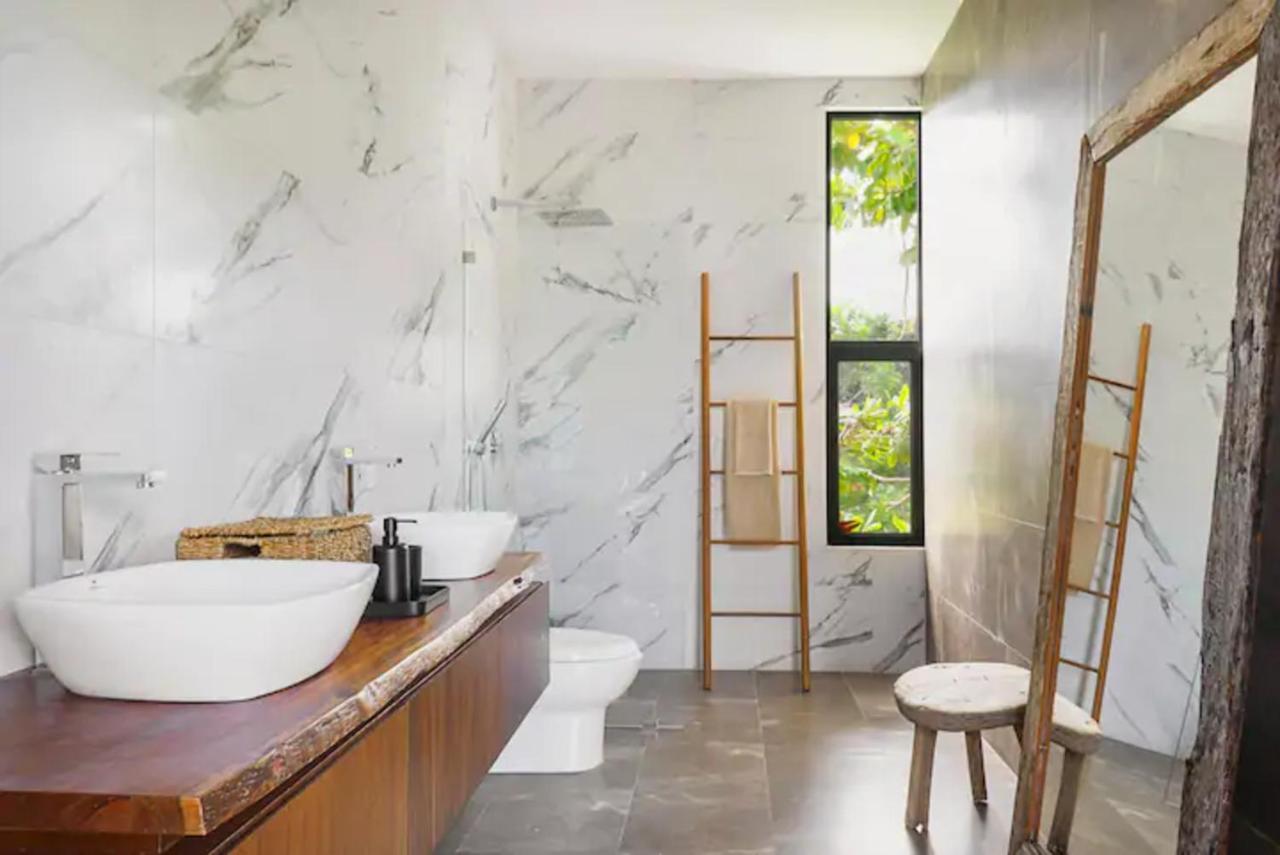 Angelina/ 5 Br/ Secured House/ Beach Access! Tulum