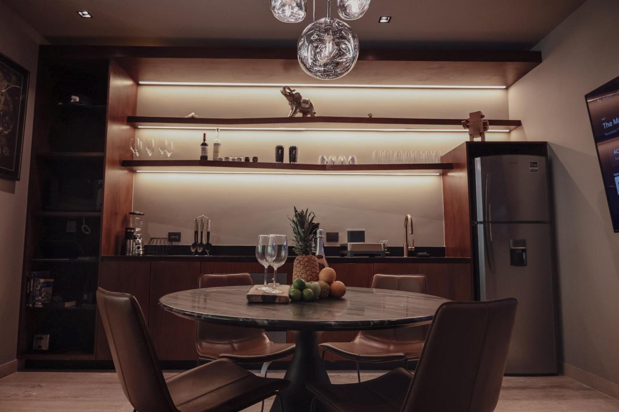 Apartment Art House Gym-pool-rest *