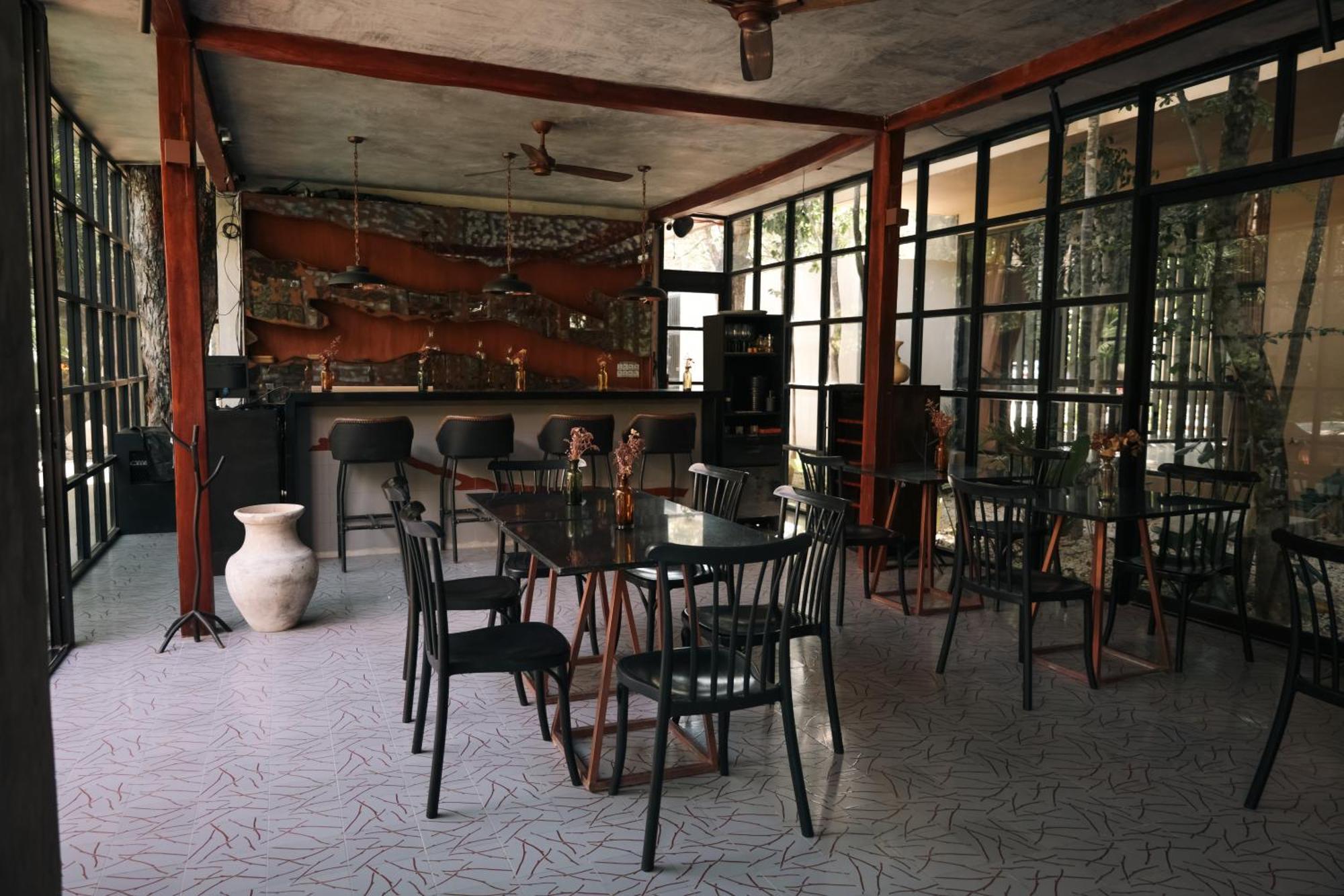 Art House Gym-pool-rest Apartment