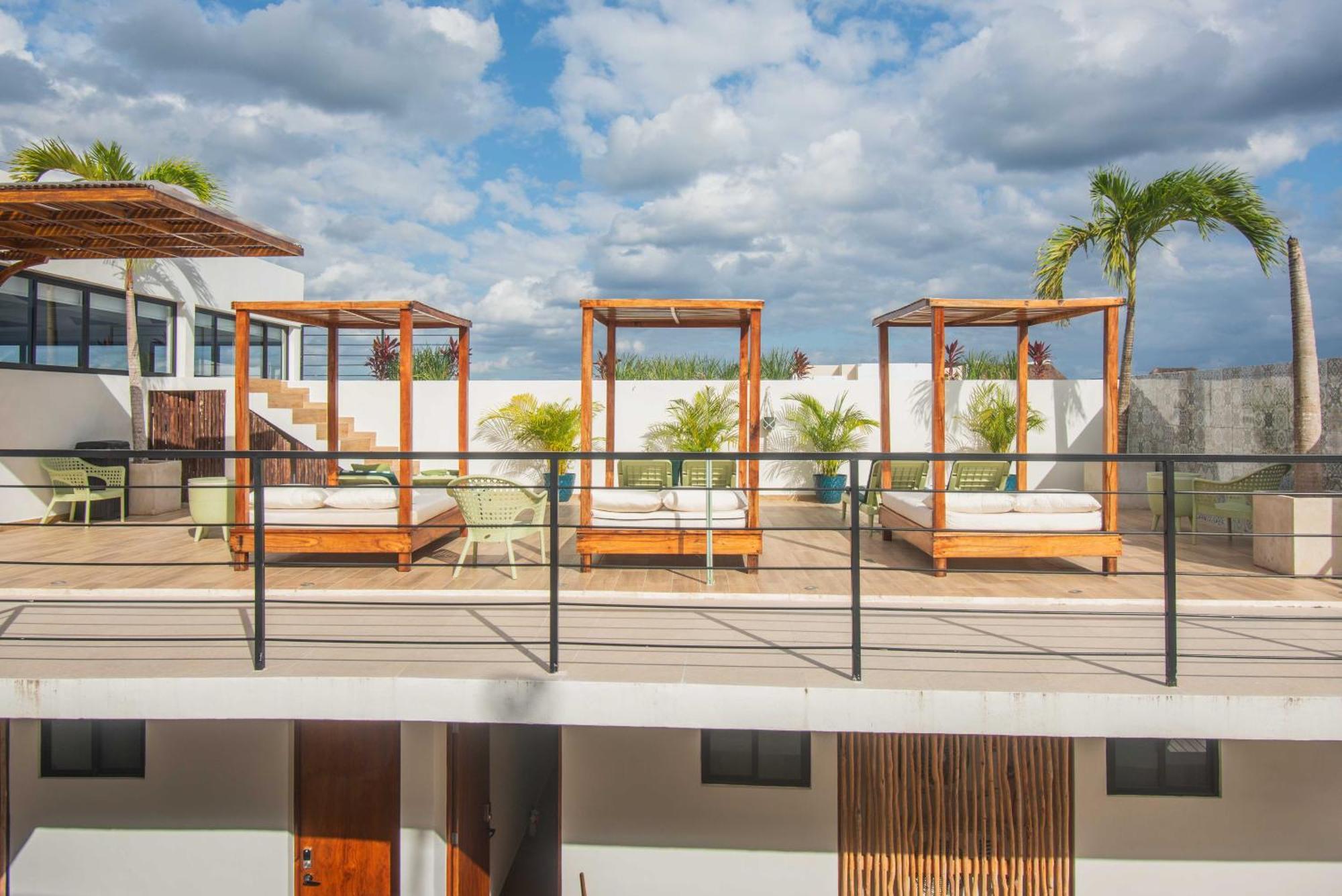 Apartment Downtown Penthouse With Private Pool, Rooftop Pool And Gym, Short Distance From Beaches, Restaurants & Nightlife *