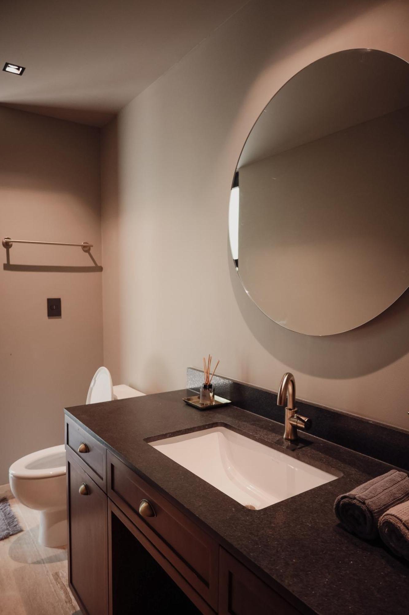 Apartment Art House Gym-pool-rest