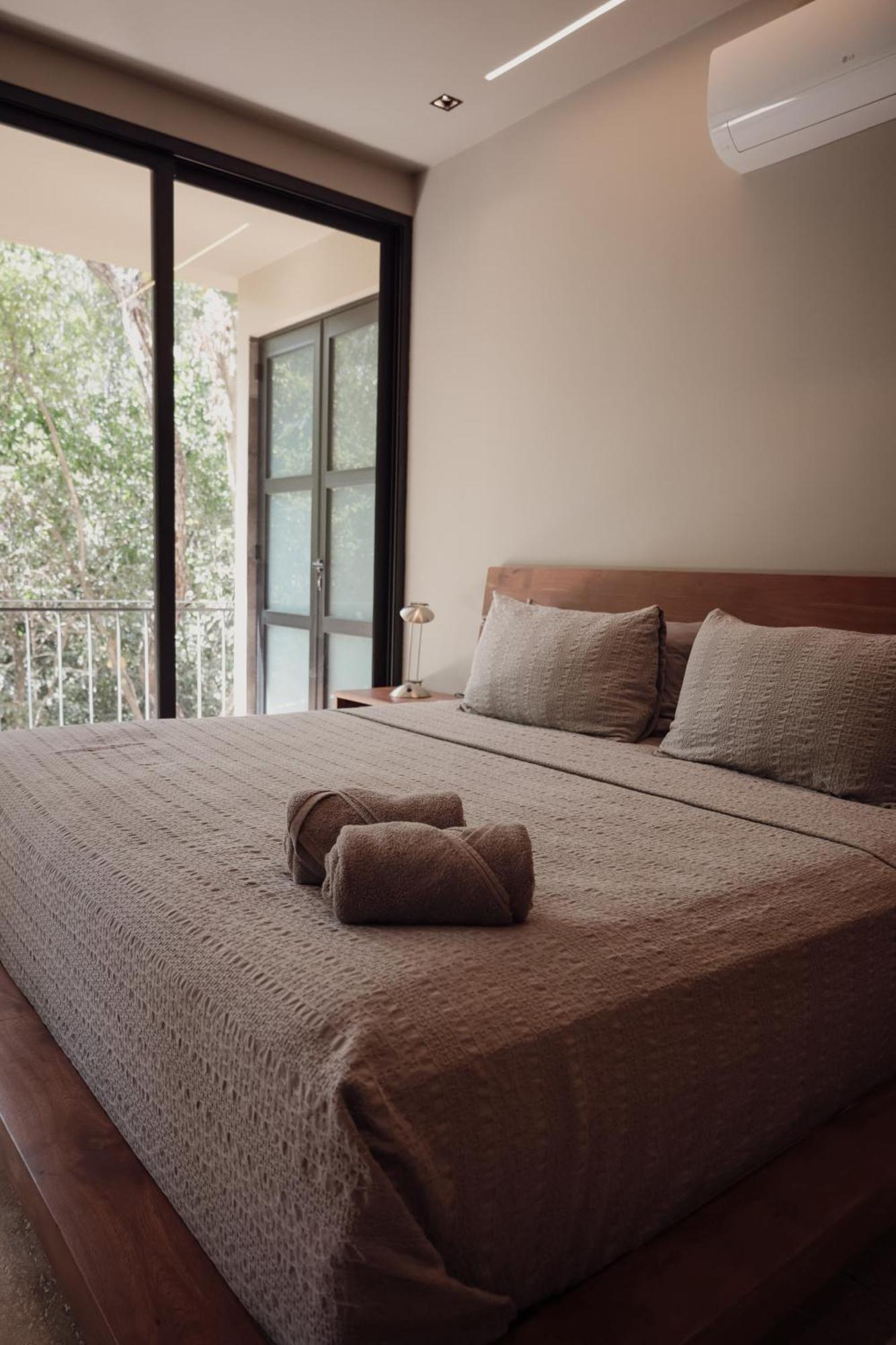 Apartment Art House Gym-pool-rest Tulum