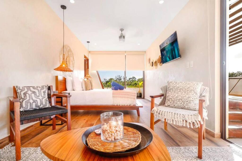 Jungle Penthouse - Private Rooftop Pool Apartment *