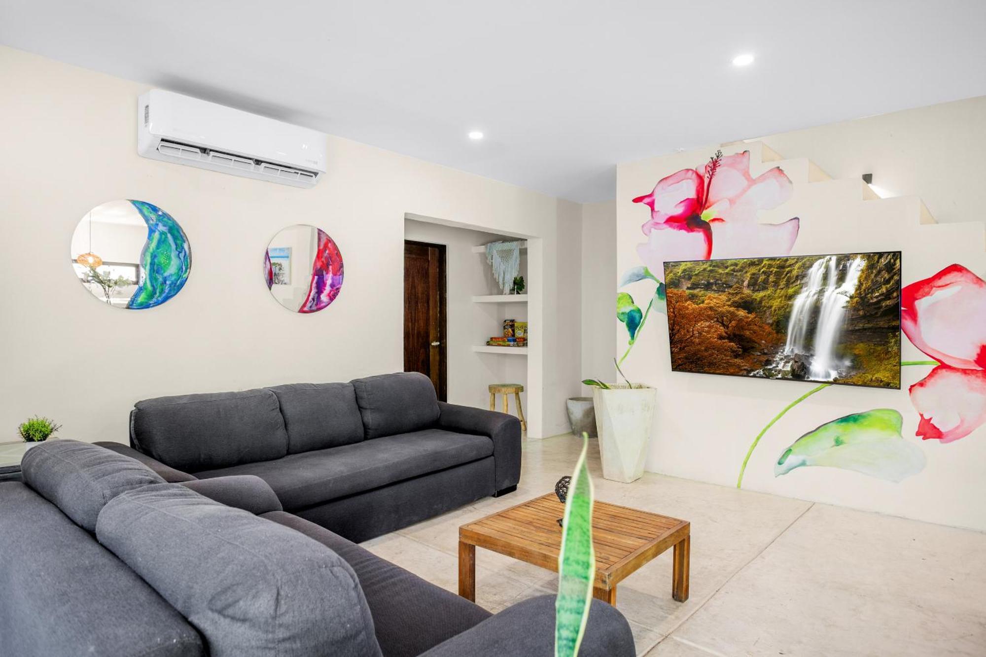 *entire Private Villa* Casa Flores