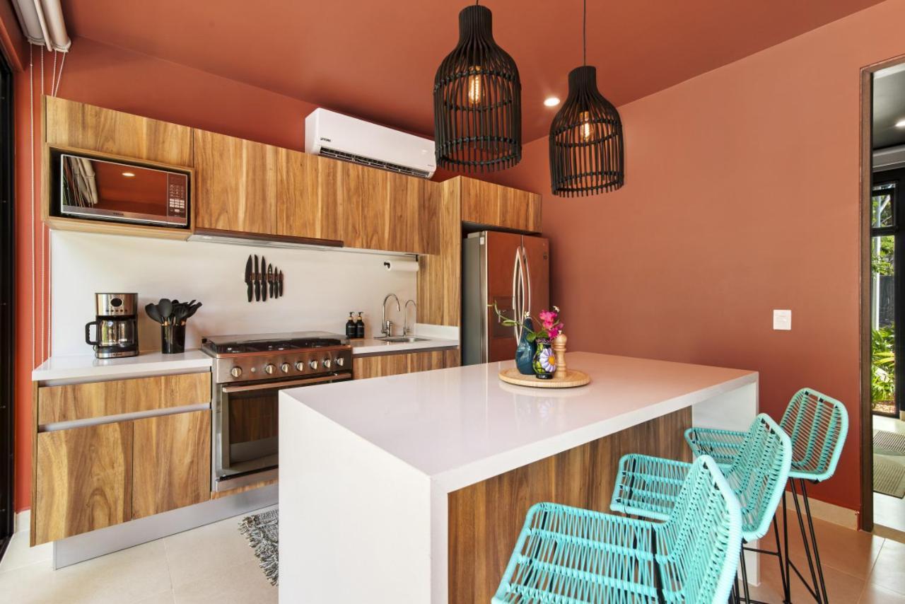 Shes Moody 3 Bed Penthouse With Yard Pools Rooftop Aircon 15 Minute Drive To The *