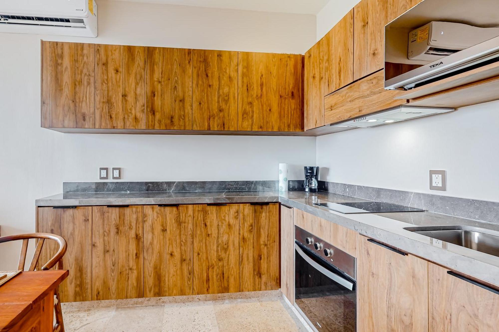 Adora 406 At Av Kukulkan