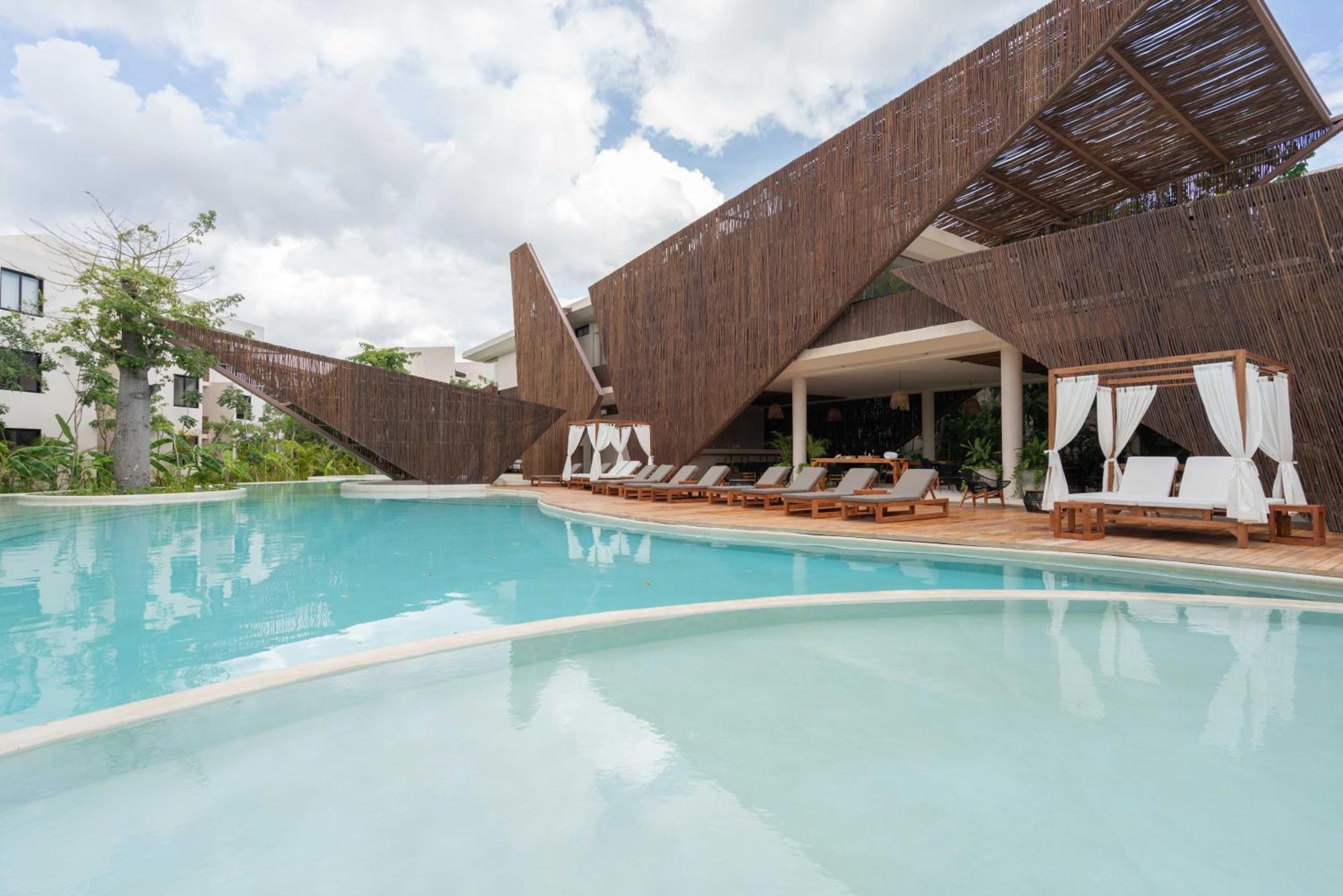 Apartamento Penthouse Oasis: Rooftop Pool & Luxury *