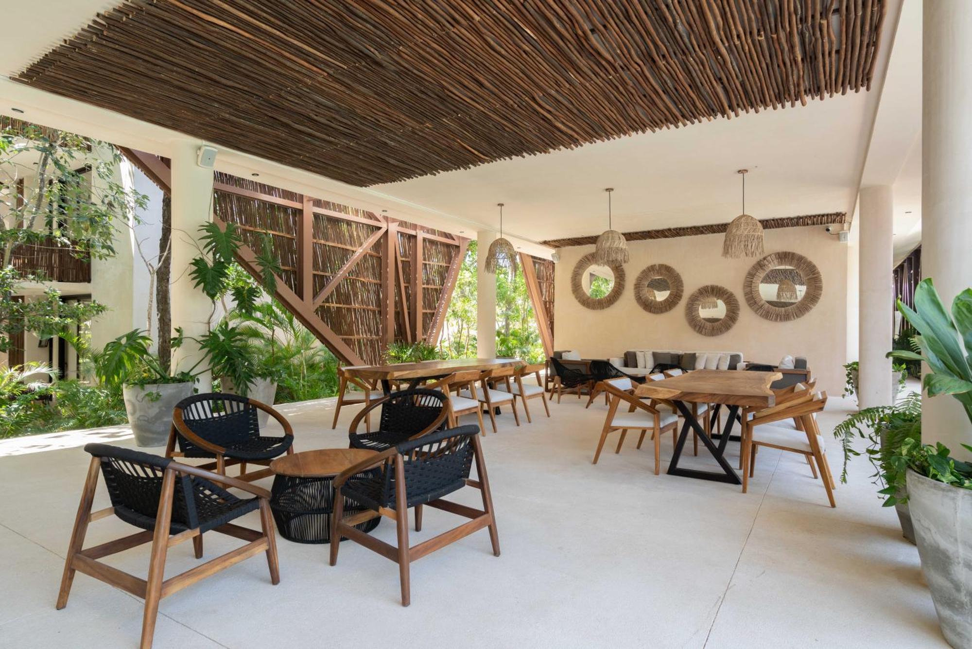 Apartamento Penthouse Oasis: Rooftop Pool & Luxury *