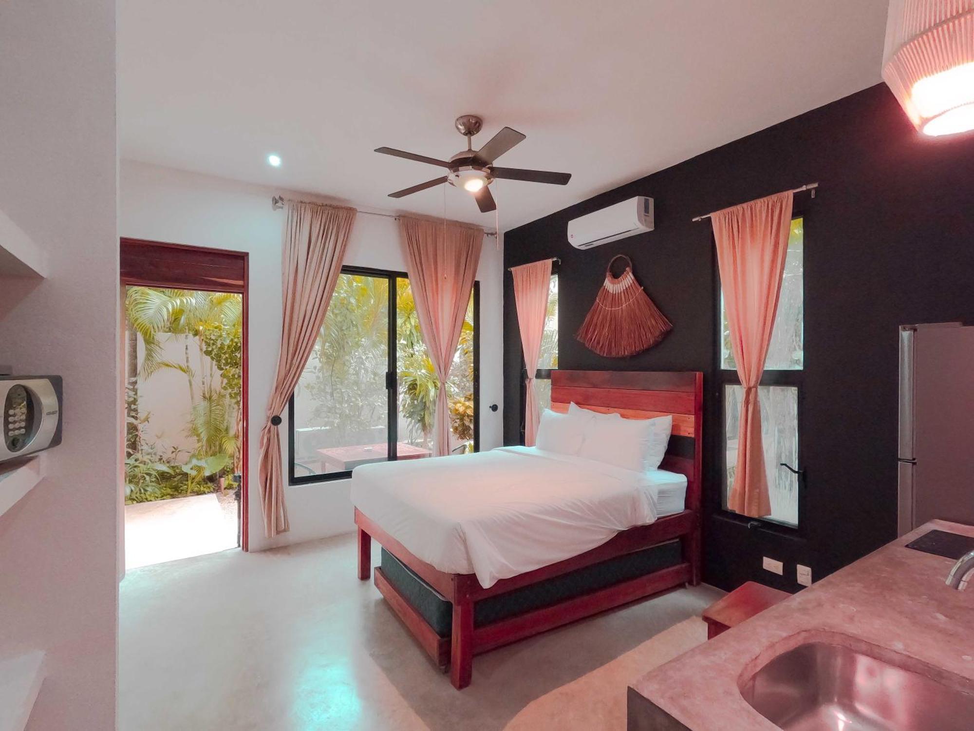 Aparthotel Naats Amigos