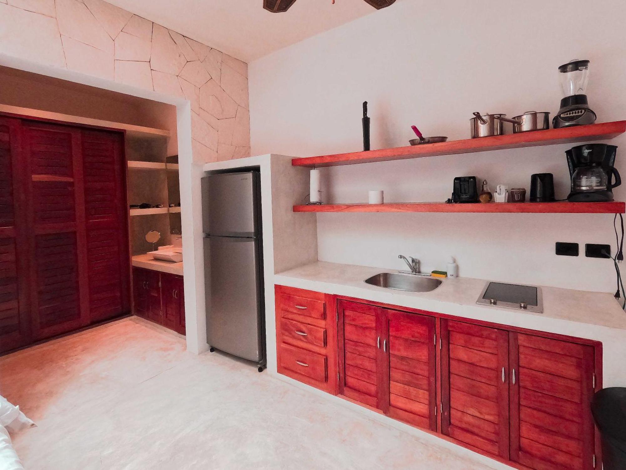 Naats Amigos Aparthotel 3*