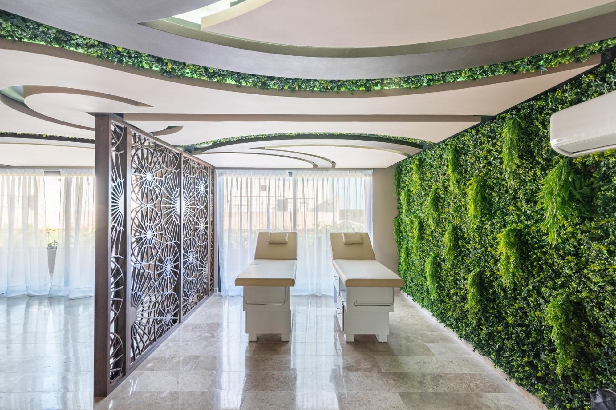 Menesse Luxury By Spot *