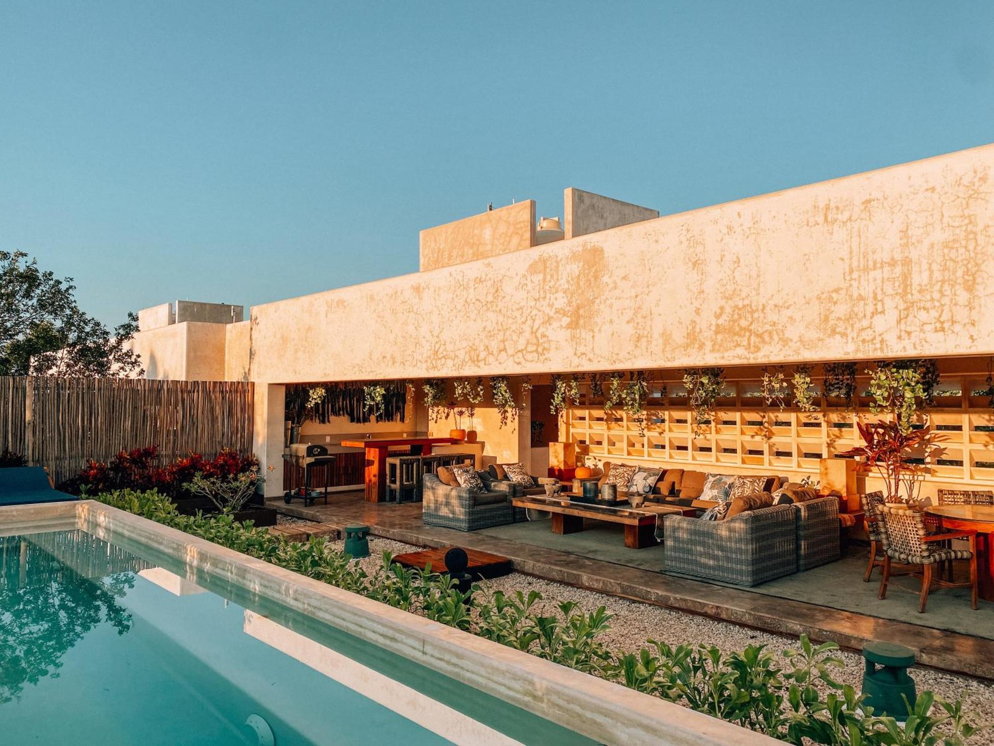 2 Story Ph Pv Rooftop W Huge Pool Holiday home *