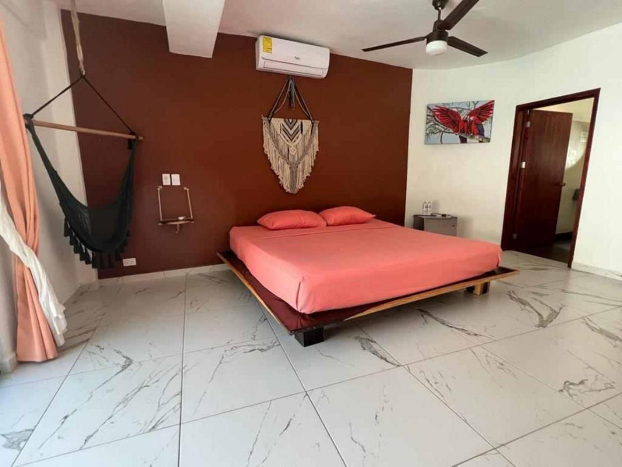 Howlita - Adult Only Tulum