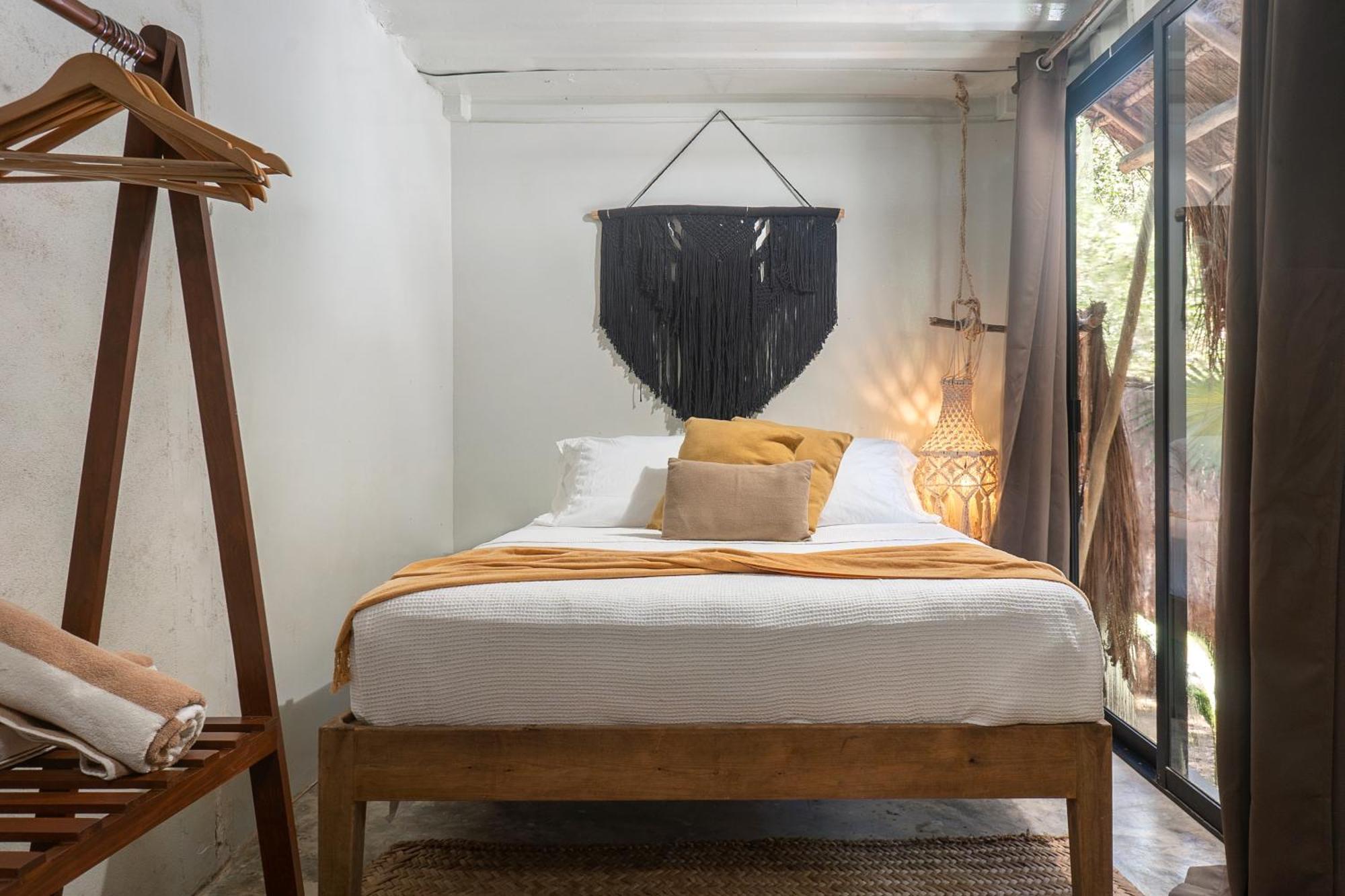 Pal Mar Glamtainer *