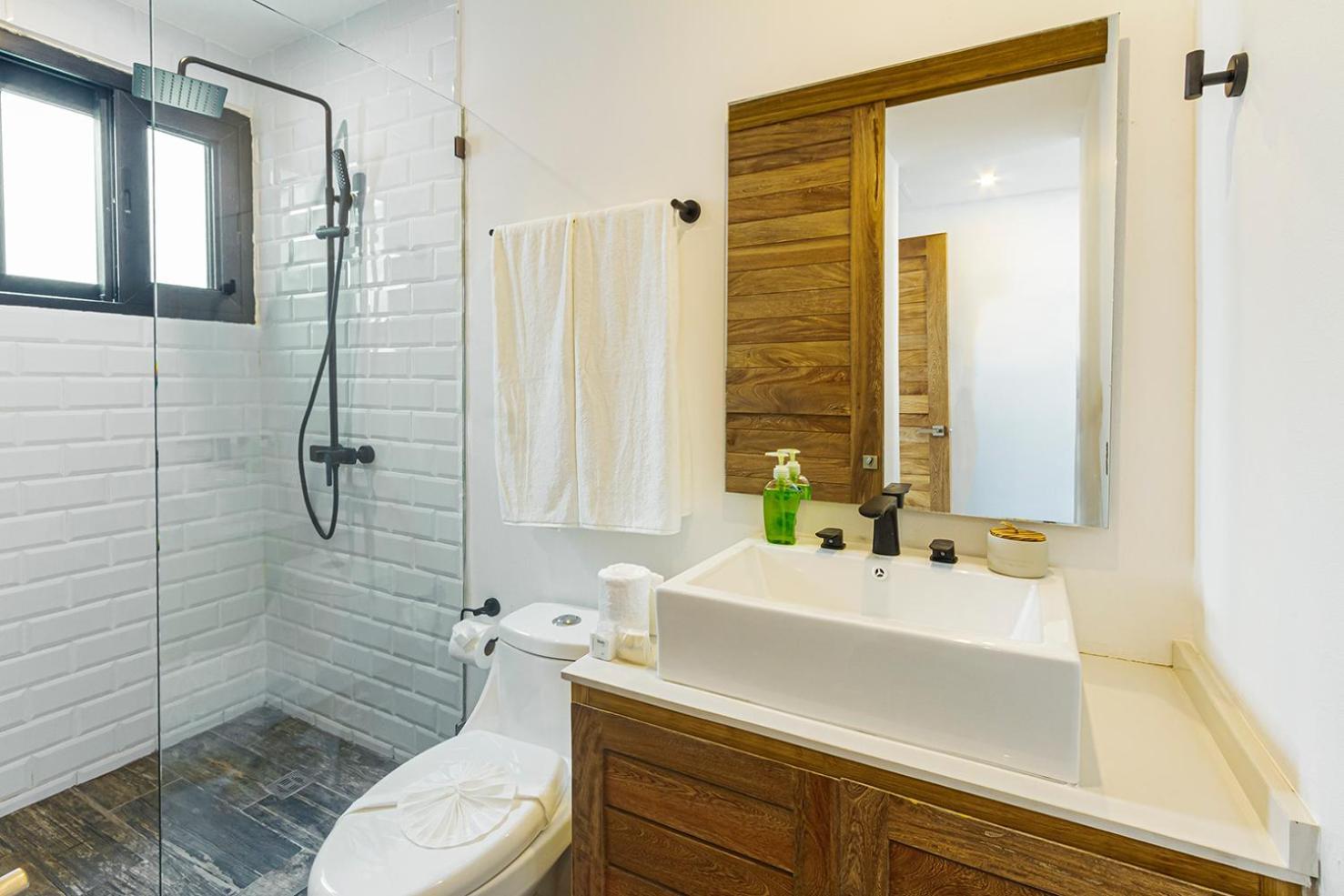 Amazing 3br & Private Patio With Pool In Mun 32