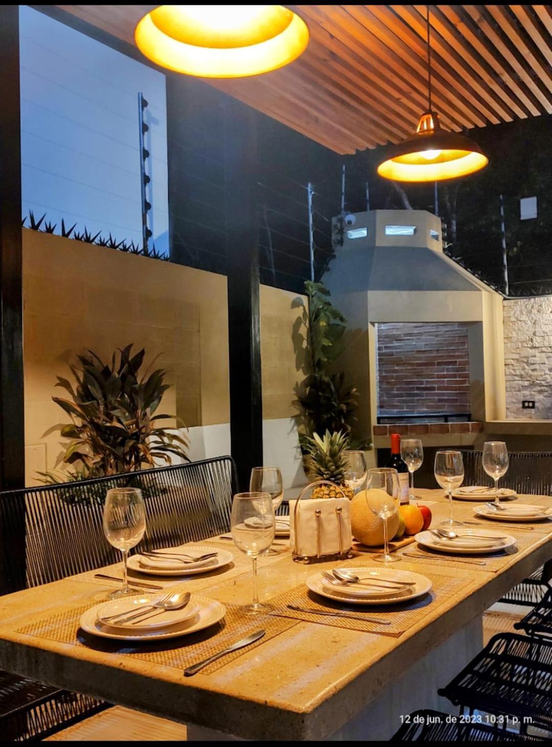 Holiday home Private Modern Villa-pool Beds-ac-internet-parking-grill *