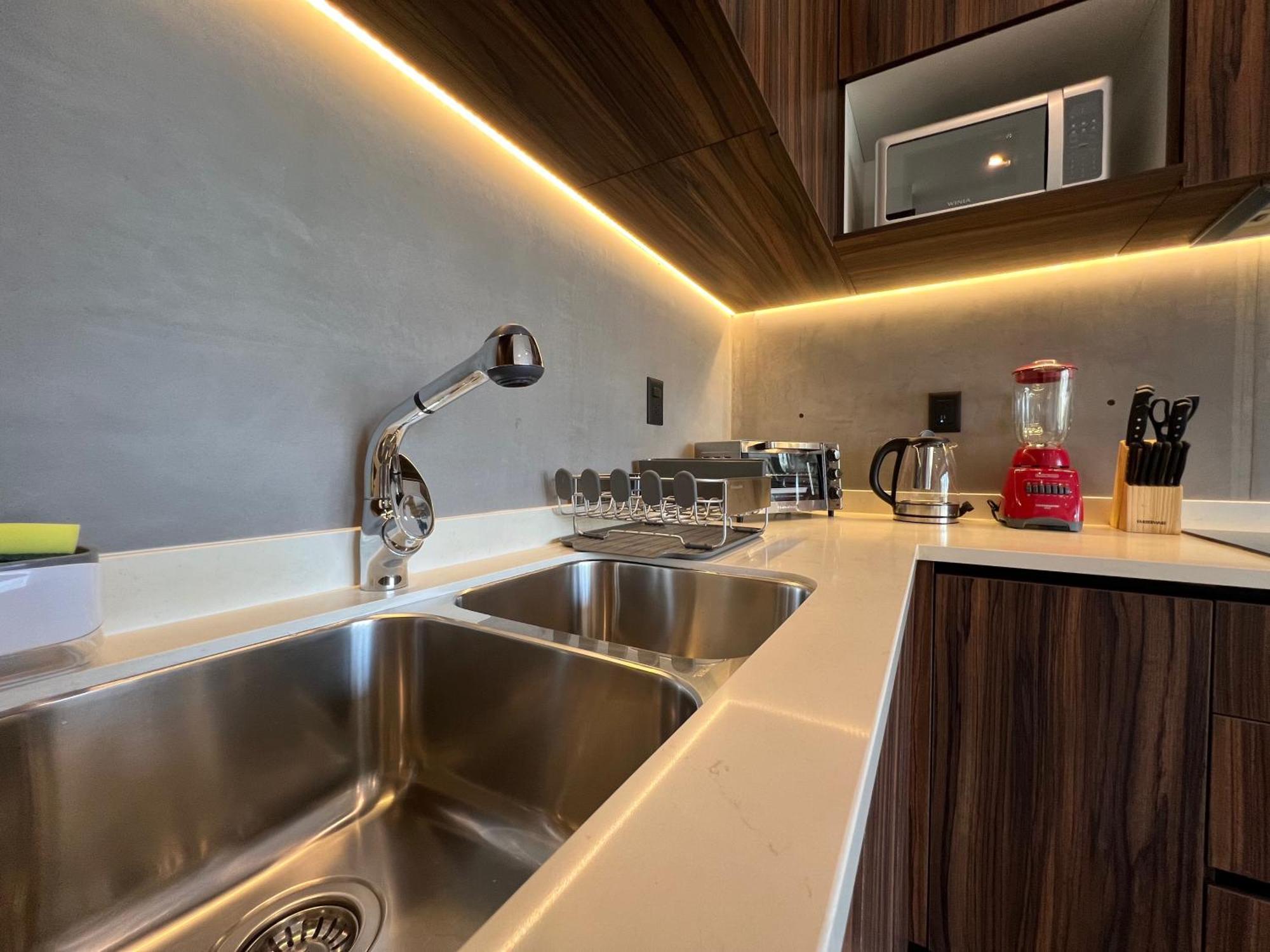 Holiday home Unwind | Private Balcony & Rooftop Pools | Casago *