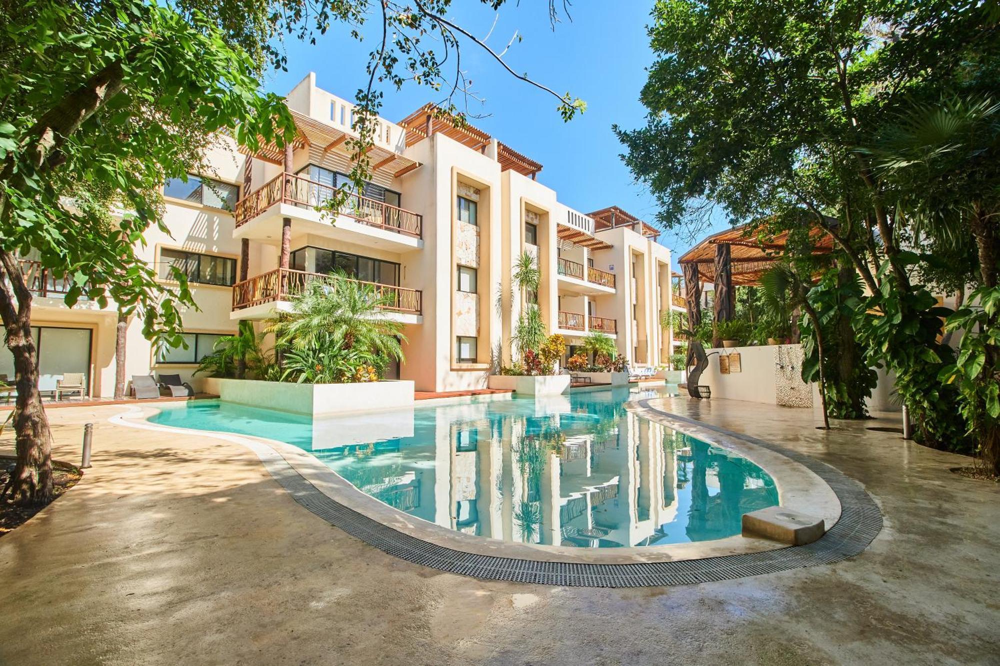 Dorian Gray - Pool & Club Access & 300mbps Wifi