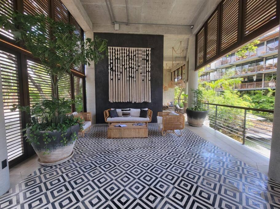 Xalet Luxury Condos. Apartment