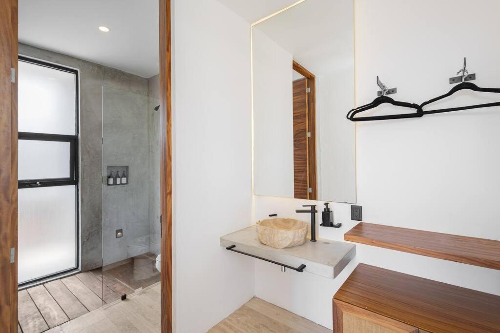 Apartment Lux Toh Villa, Rooftop Pool, Wifi, Transport