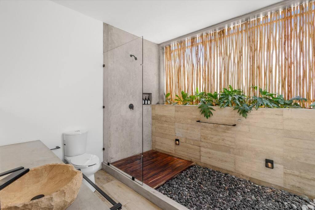 Lux Toh Villa, Rooftop Pool, Wifi, Transport *