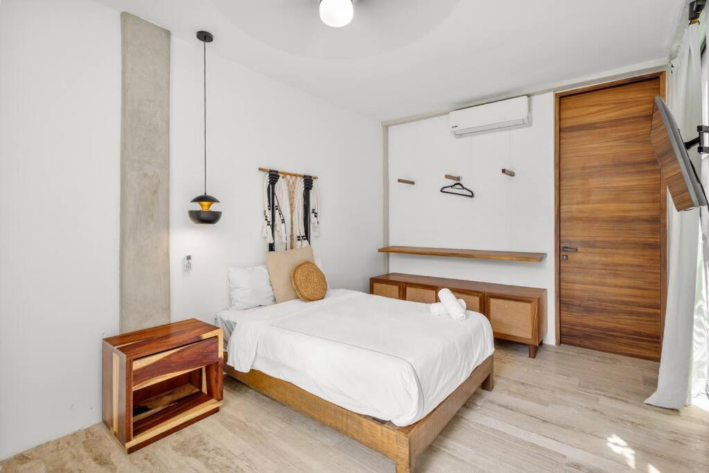 Lux Toh Villa, Rooftop Pool, Wifi, Transport Apartment *