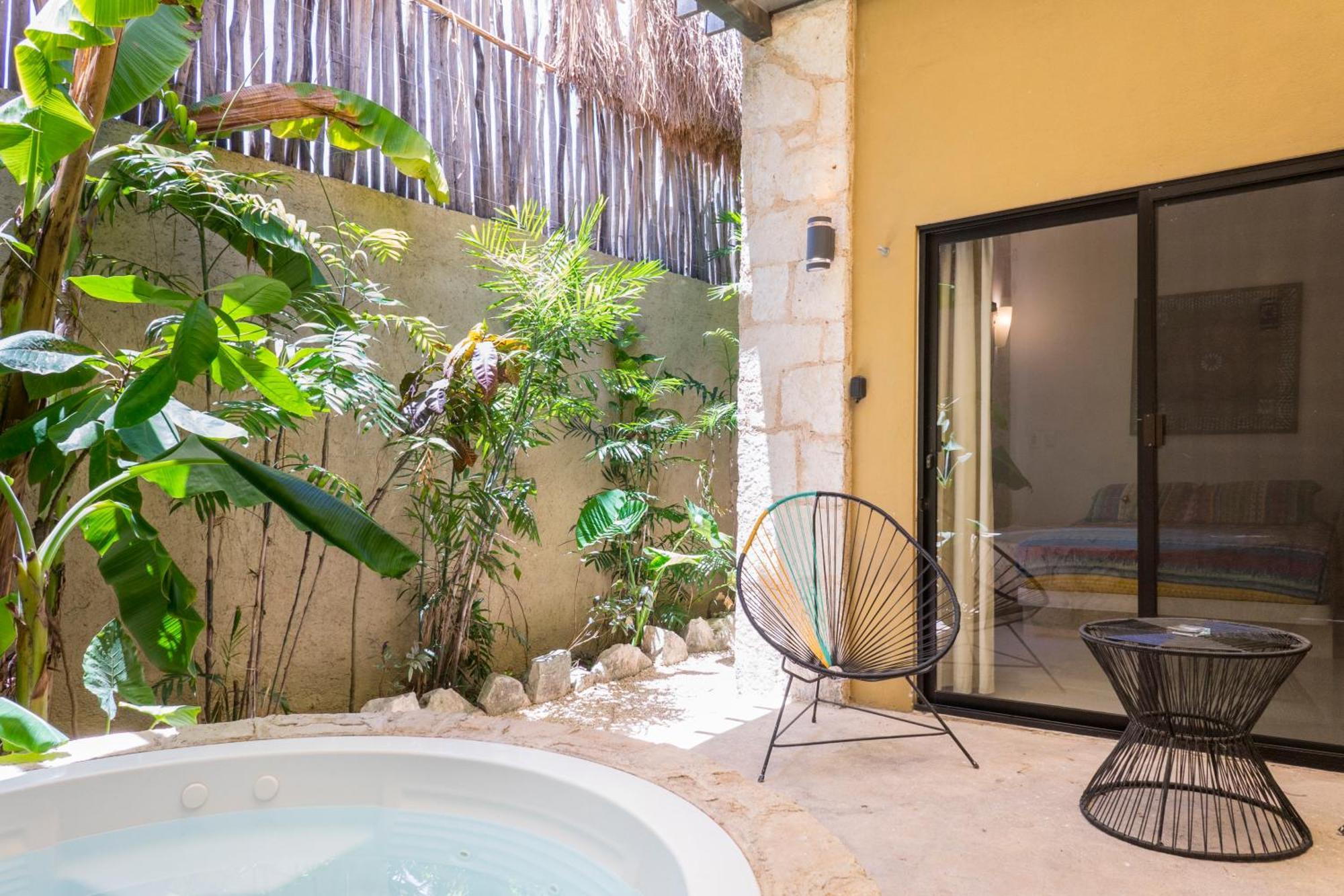 In The Heart Of - Location In Town Apartment *