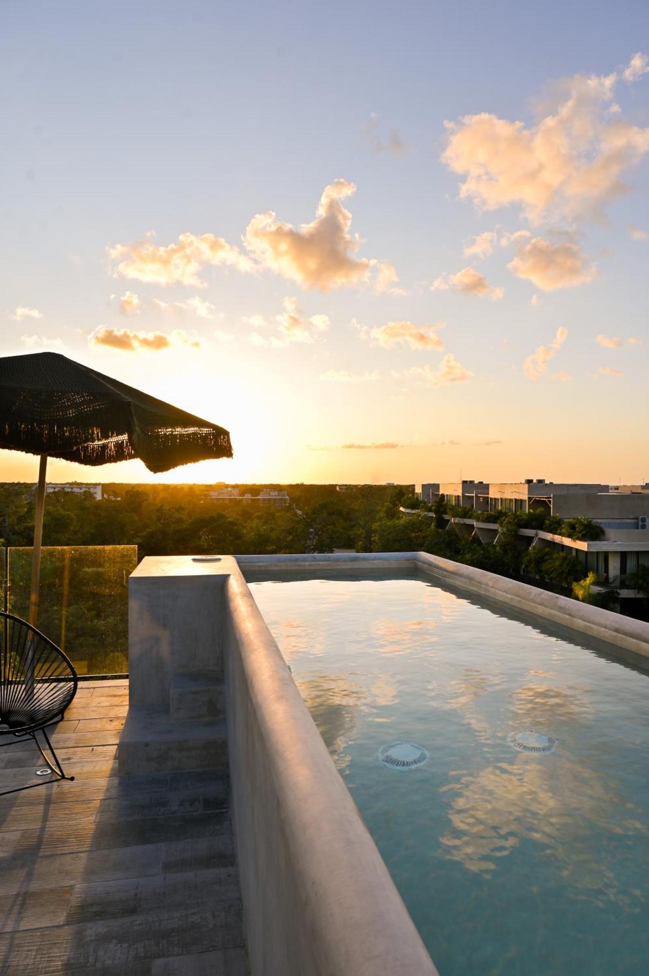 Naj Aparthotel 4*