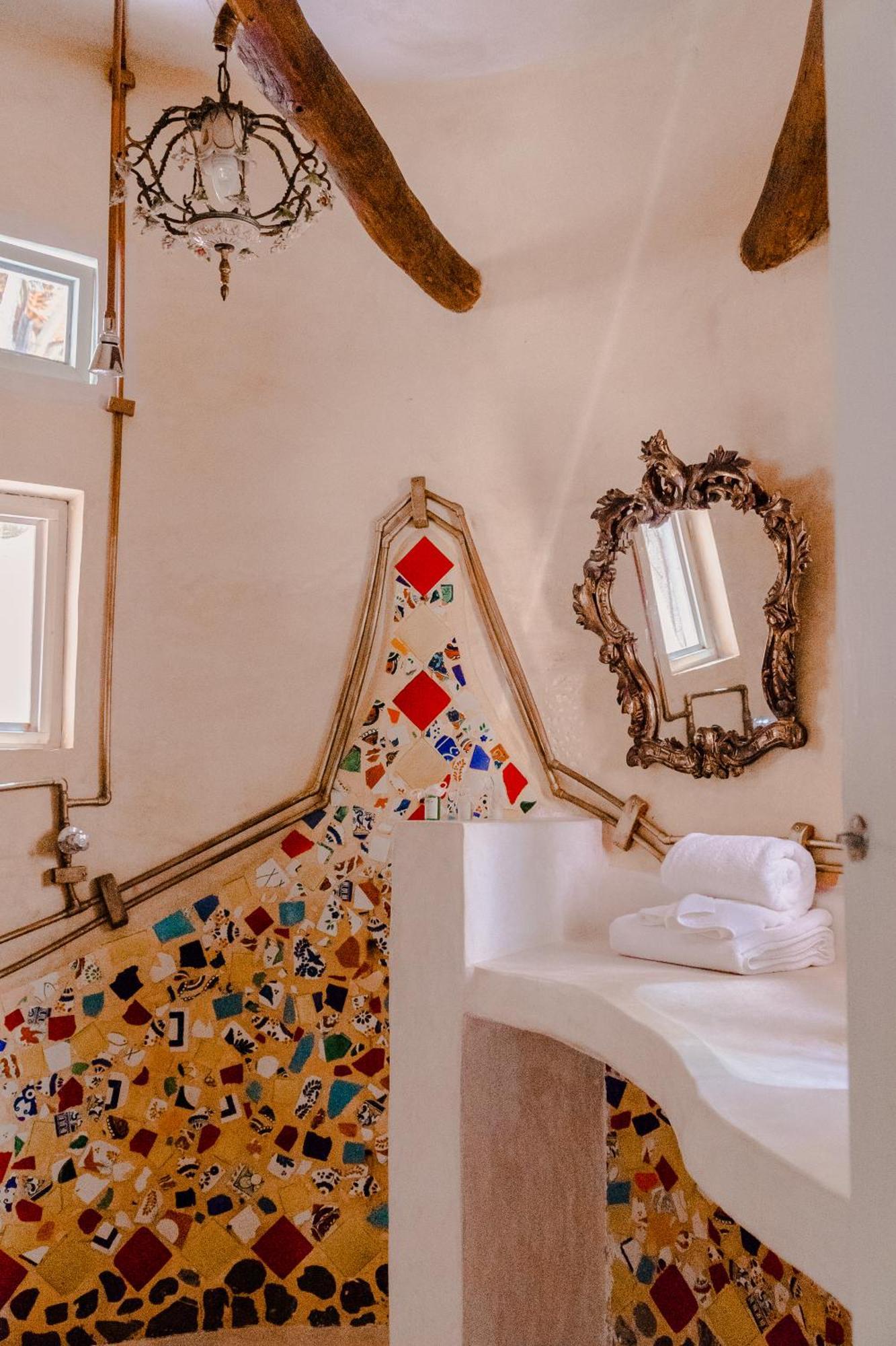 Lamar Front And Pool 3*