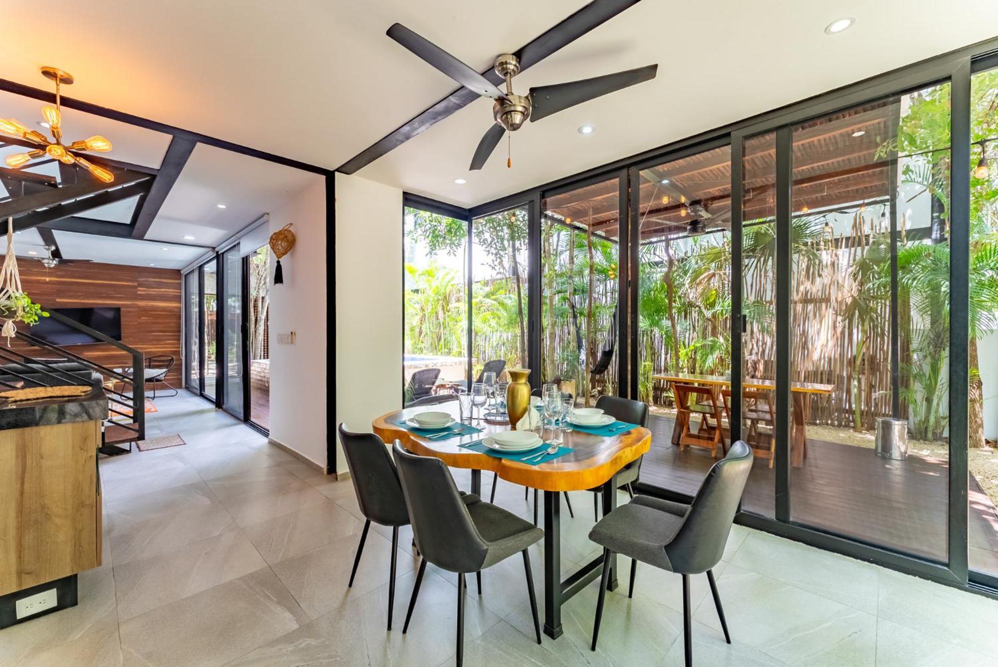 Casa & Chiit - 2 Homes With Different Shared Amenities