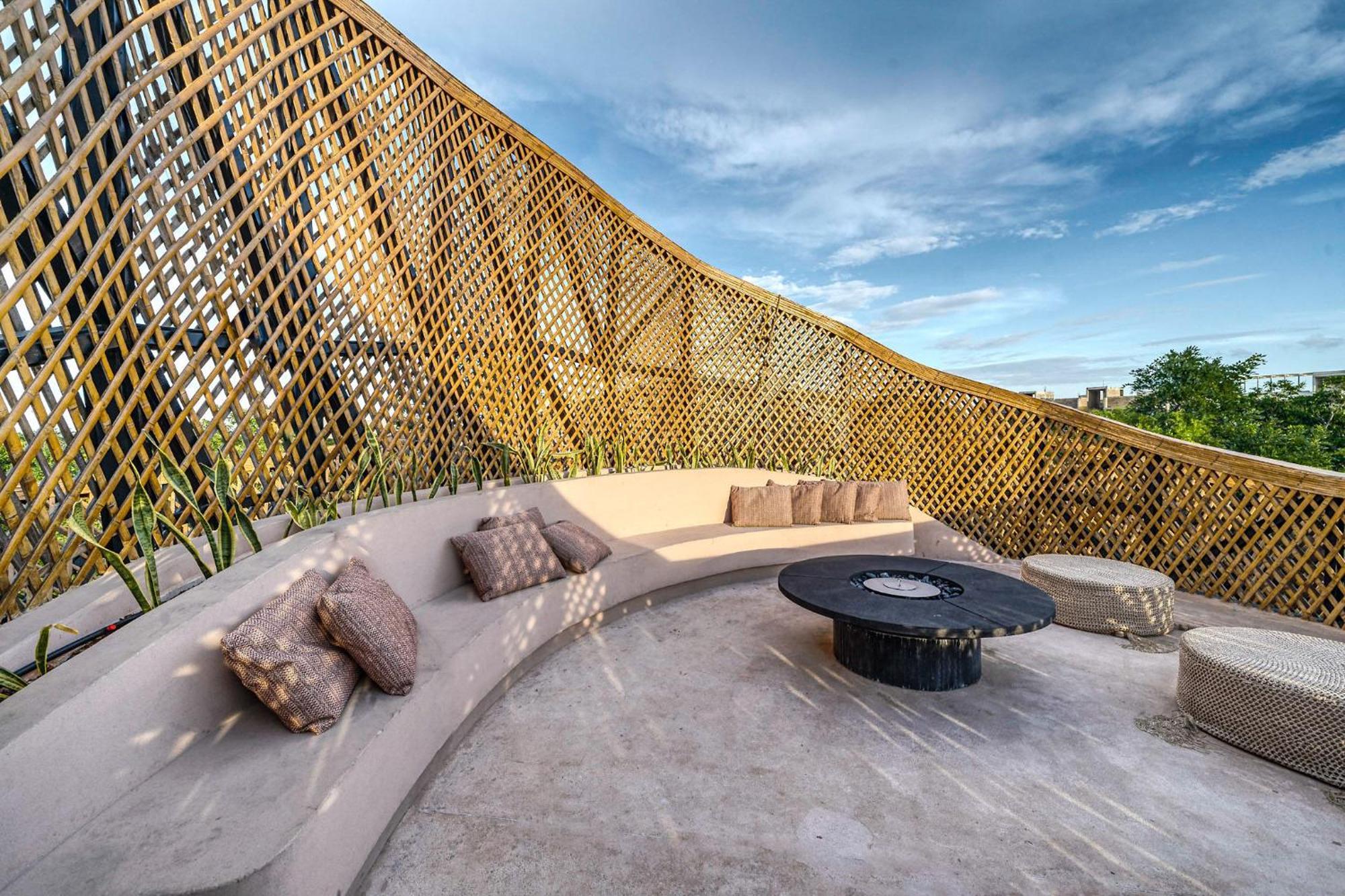 Stunning 1br In Jungle With Pool, Restaurant And Gym *