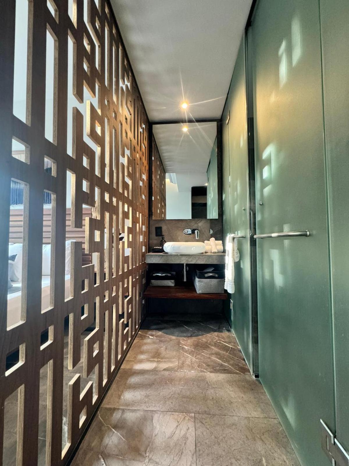 Iik By Groovy Stays- A Hip Condo-hotel With Wifi, Rooftop, Pool, Sleeps 6 Aparthotel