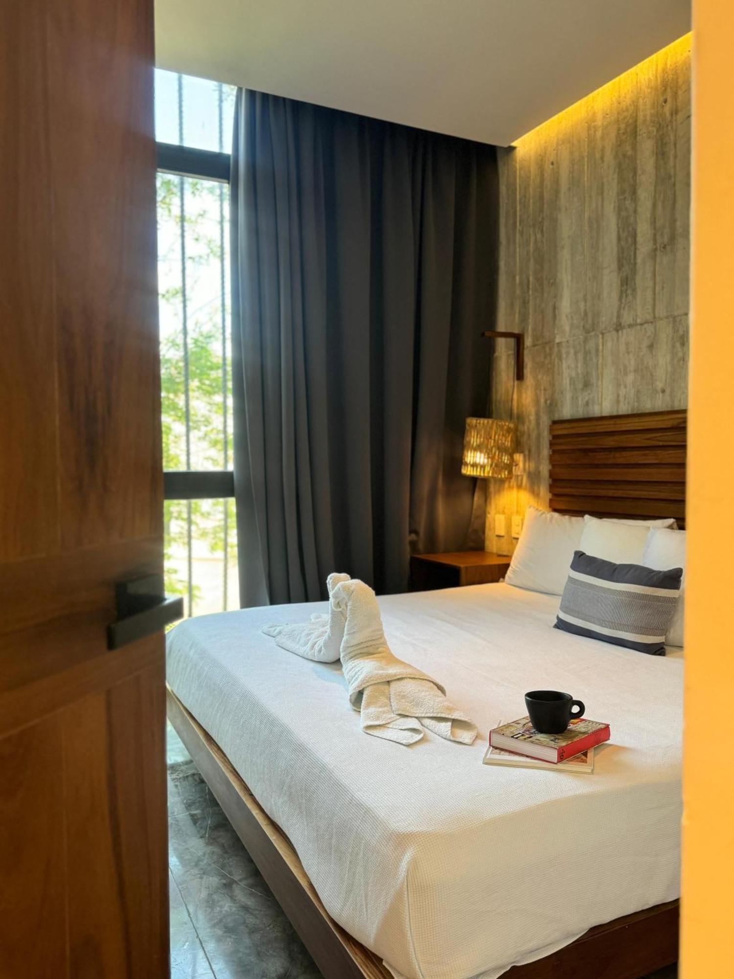 Iik By Groovy Stays- A Hip Condo-hotel With Wifi, Rooftop, Pool, Sleeps 6 Tulum