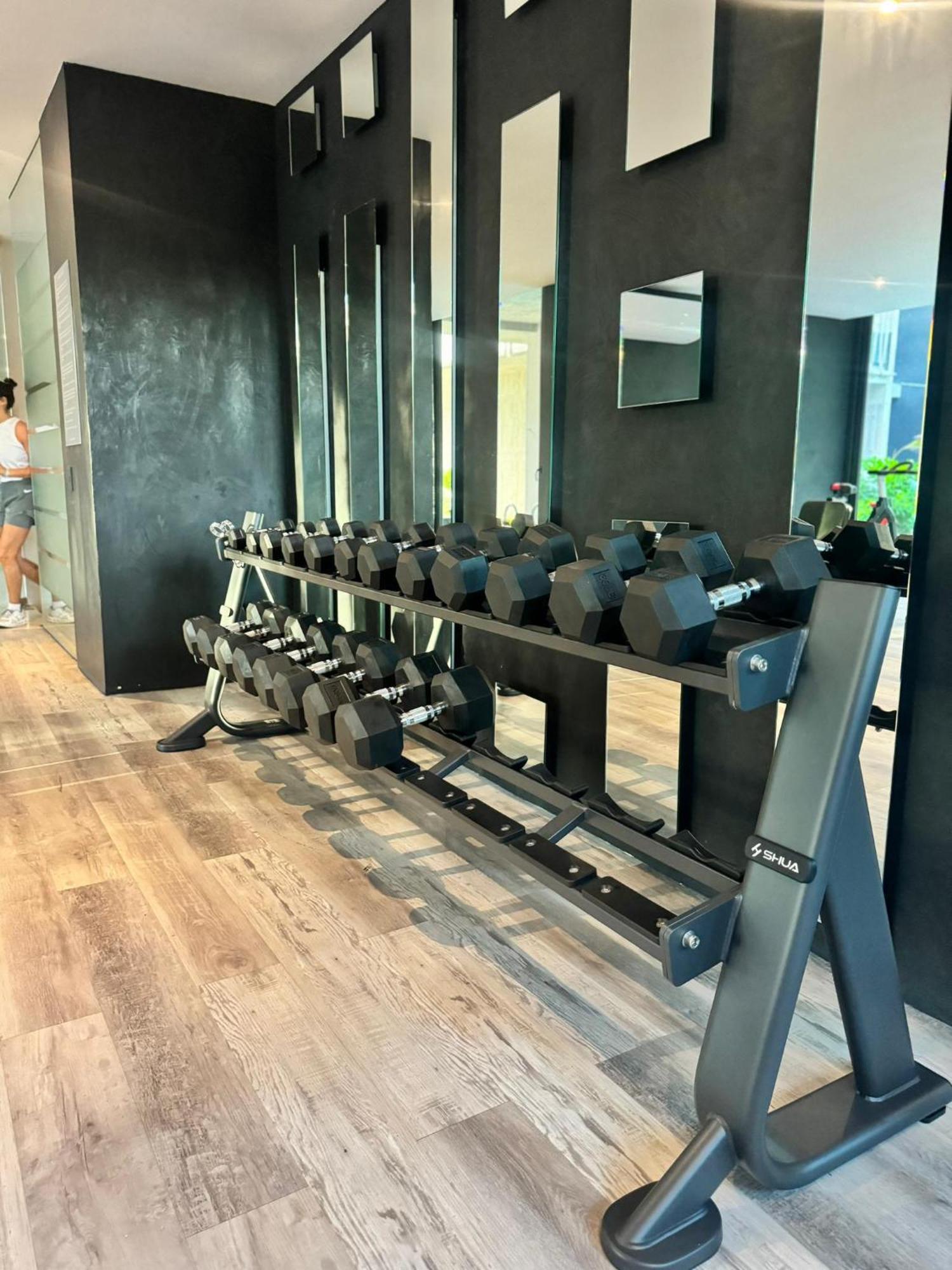 Iik By Groovy Stays- A Hip Condo-hotel With Wifi, Rooftop, Pool, Sleeps 6