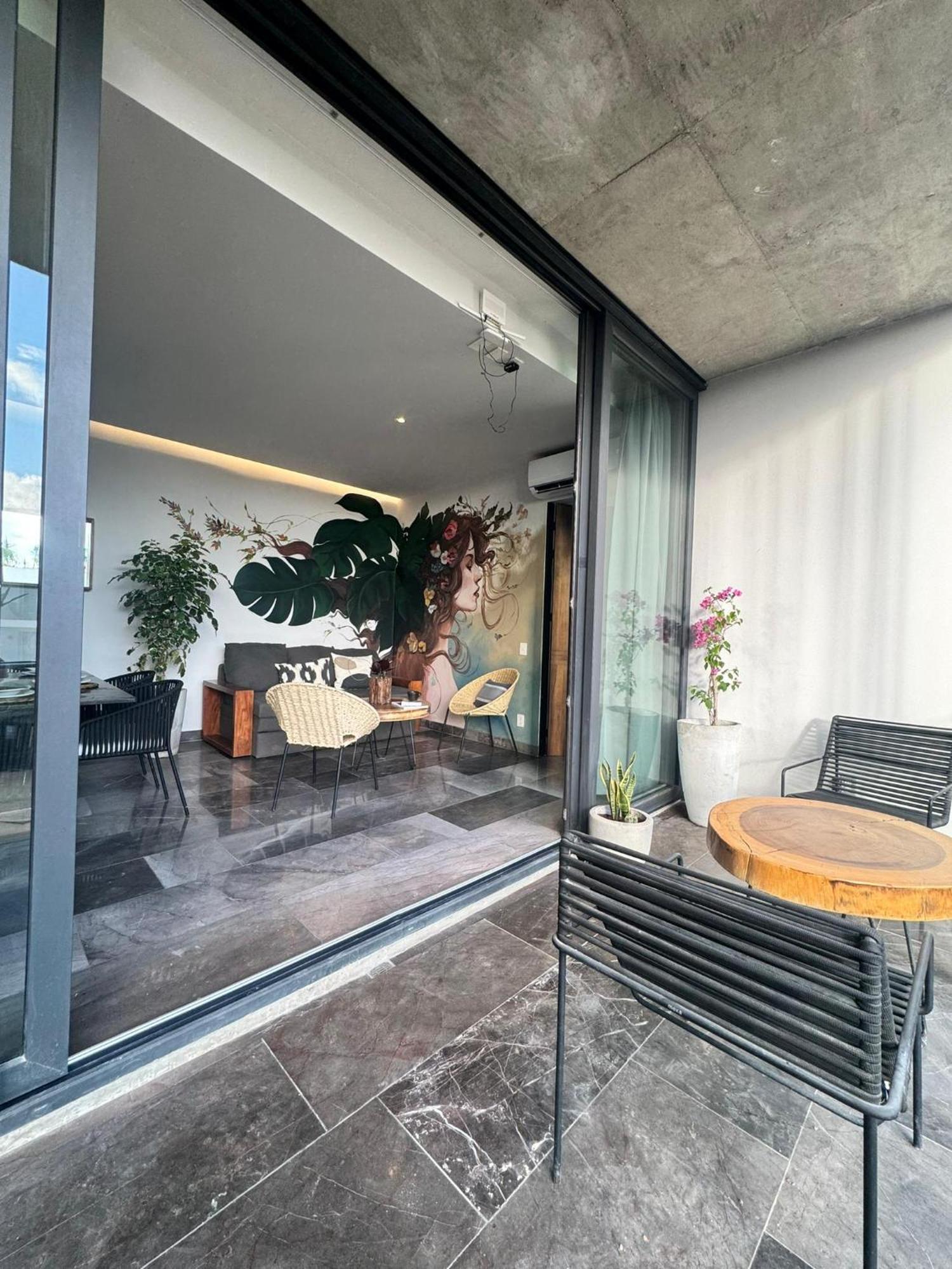 Iik By Groovy Stays- A Hip Condo-hotel With Wifi, Rooftop, Pool, Sleeps 6 3*