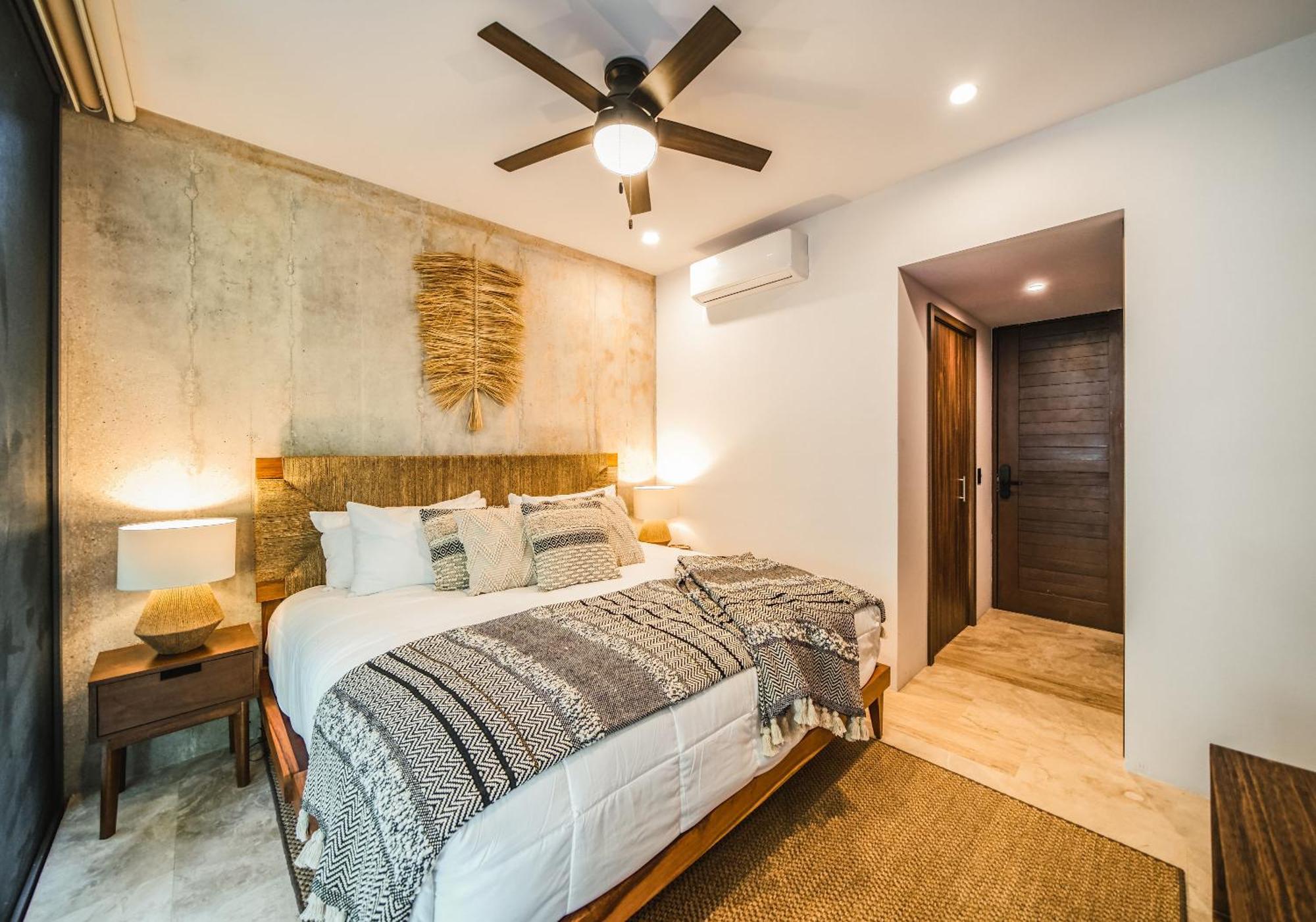 Waterworld 2br On Cenote Pools And Gym Club Apartment