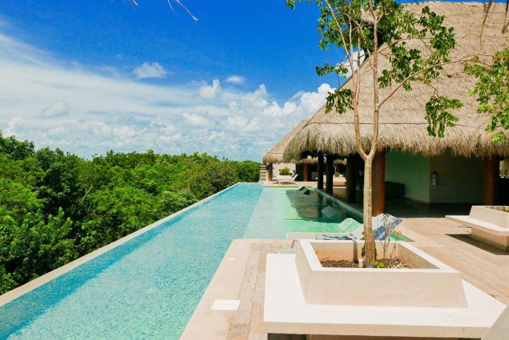 Luxury In The Exclusive Area Of Apartment