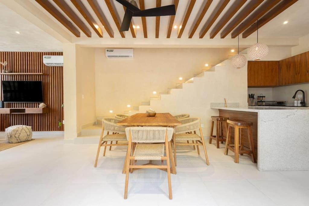 Brand New Lux 4 Bed 2 Pools! *