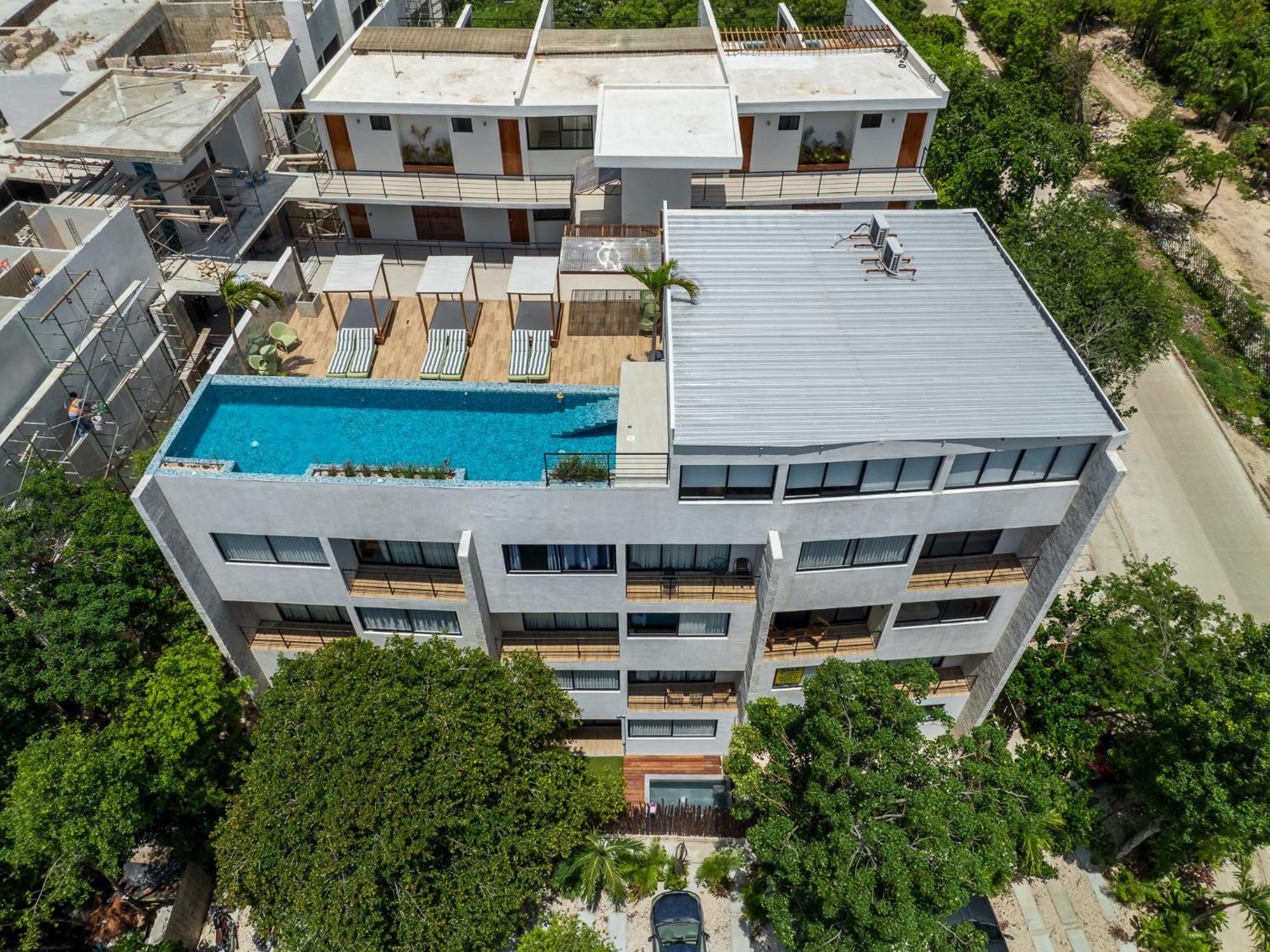 Downtown Penthouse With Private Pool, Rooftop Pool And Gym, Short Distance From Beaches, Restaurants & Nightlife