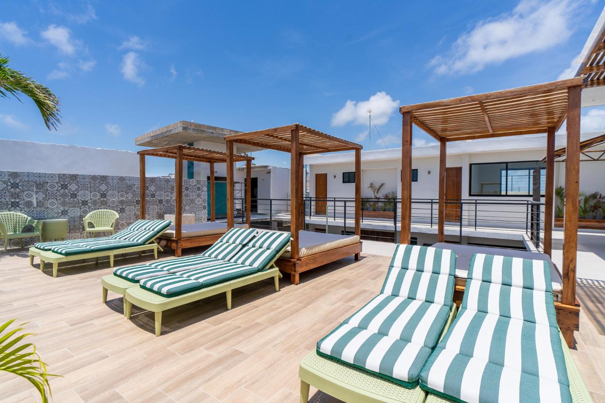 Apartment Downtown Penthouse With Private Pool, Rooftop Pool And Gym, Short Distance From Beaches, Restaurants & Nightlife *