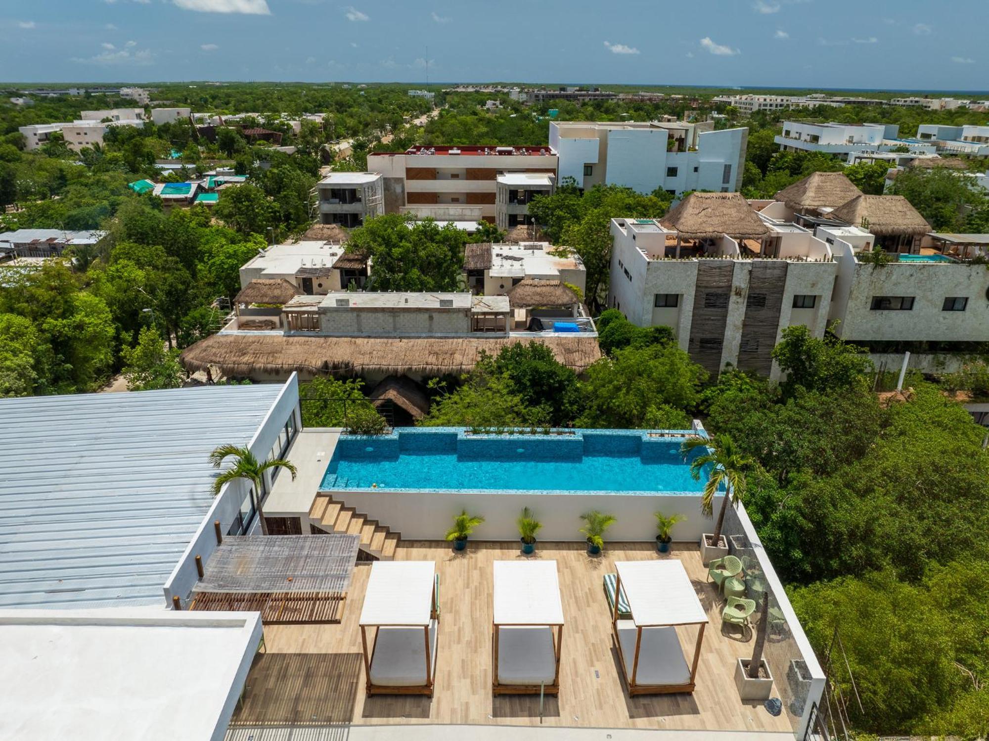 Downtown Penthouse With Private Pool, Rooftop Pool And Gym, Short Distance From Beaches, Restaurants & Nightlife Tulum